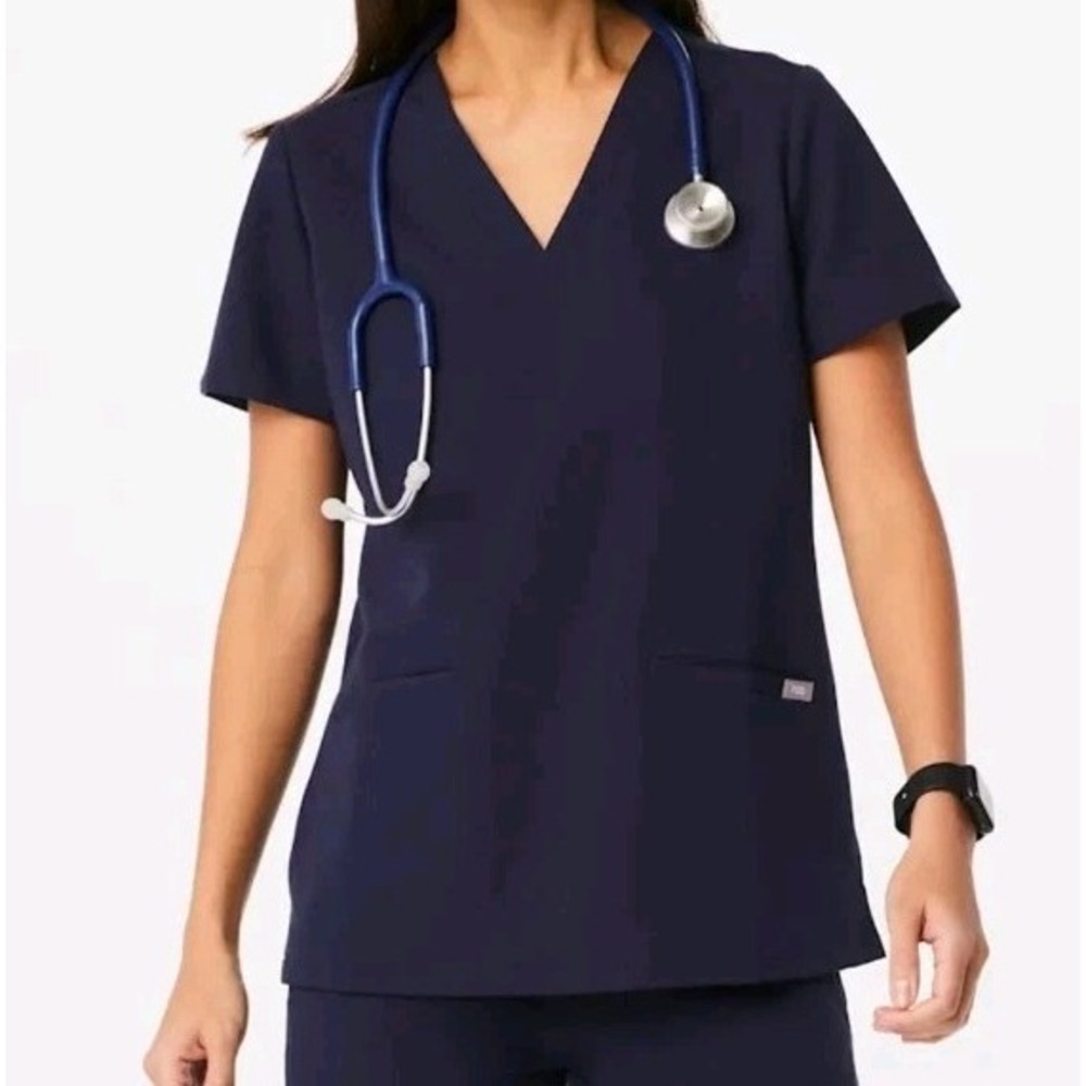 NEW FIGS Casma Three-Pocket Scrub Top for Women – Navy Blue - 2XL